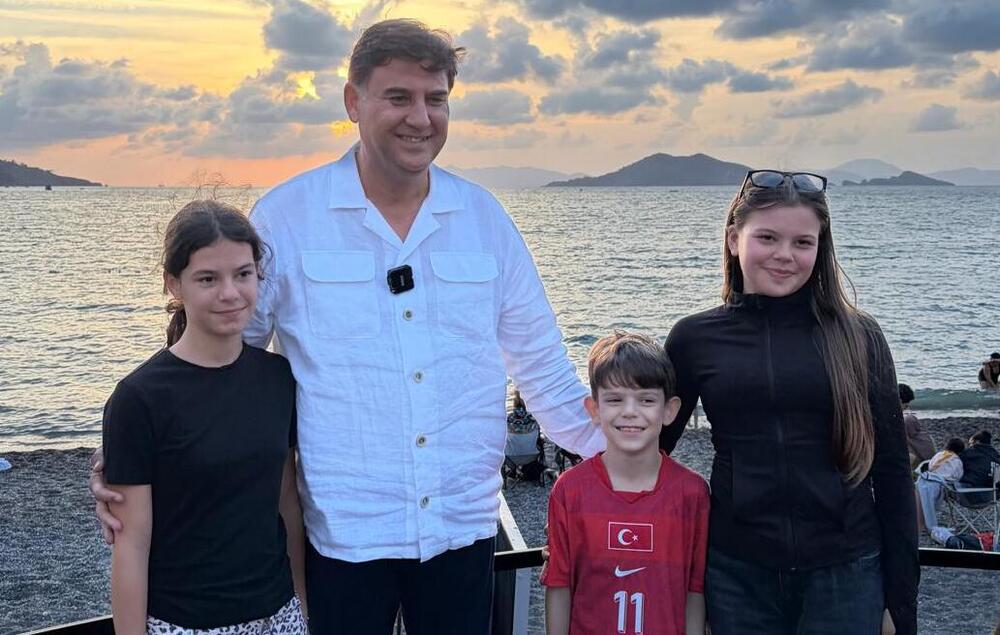 FETHİYE’DE ÇOCUKLARIN SEVGİLİ BAŞKANI ALİM KARACA