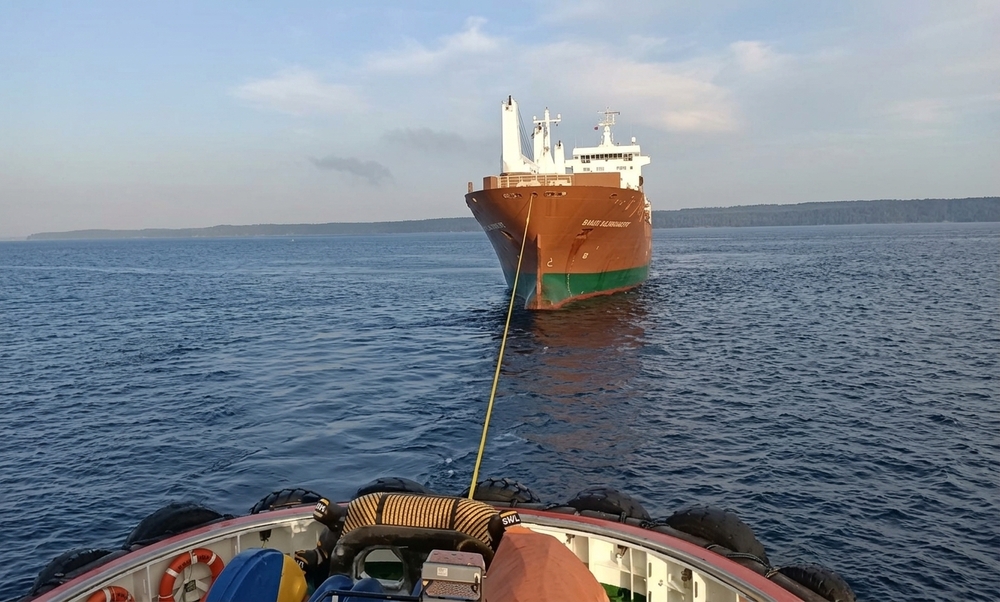 Çanakkale Boğazı’nda arızalanan genel kargo gemisi Karanlık Liman’a demirletildi